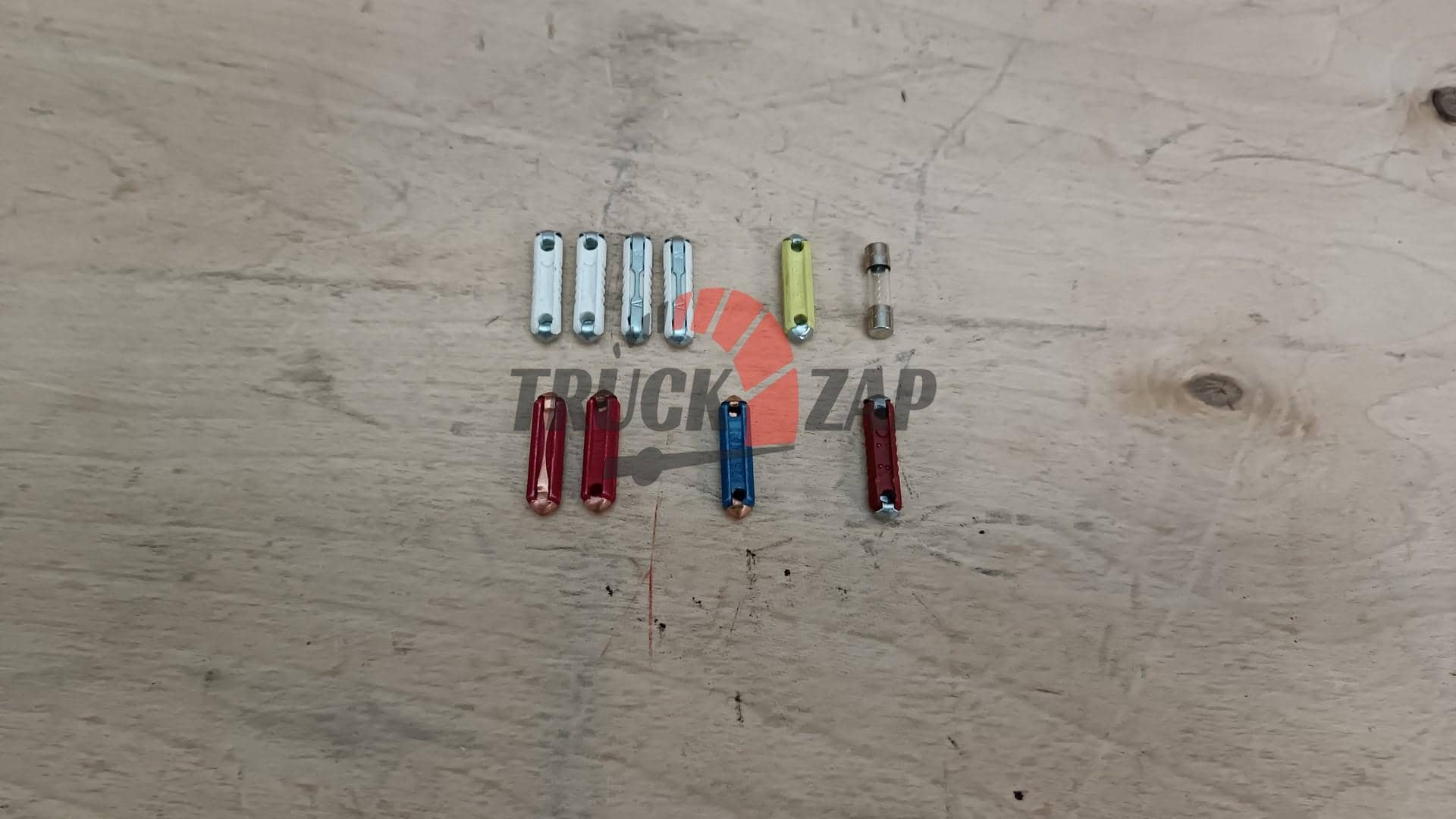 Комплект предохранителей 2-25A